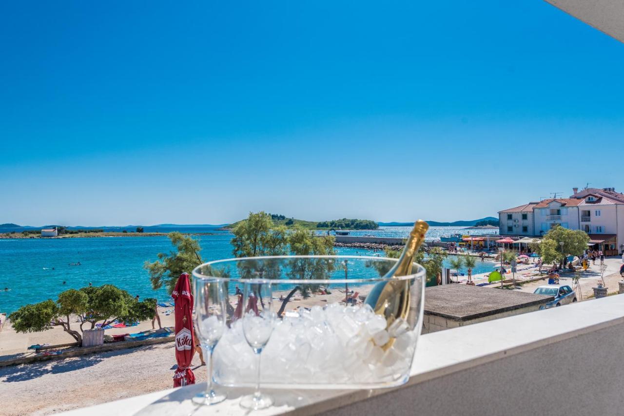 Apartments Janice Pakoštane Екстериор снимка