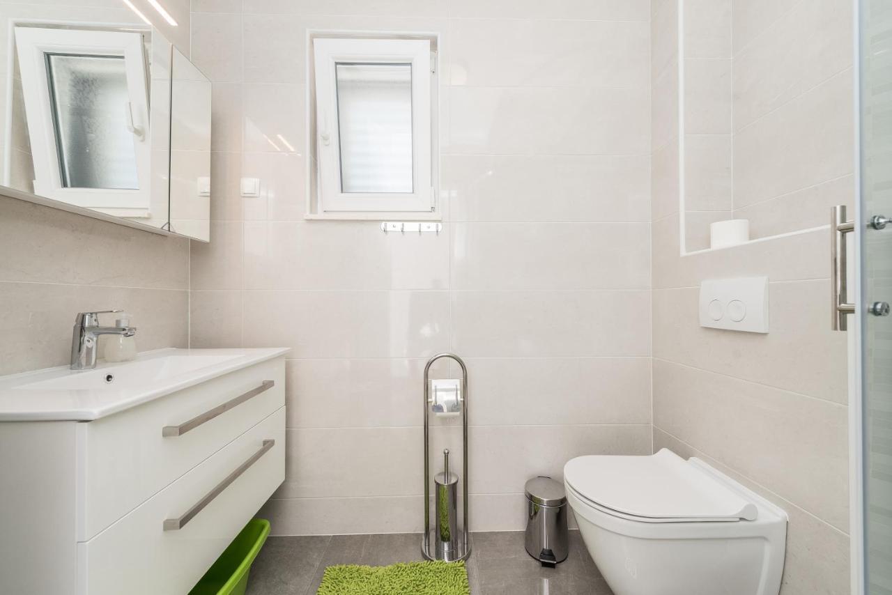 Apartments Janice Pakoštane Екстериор снимка
