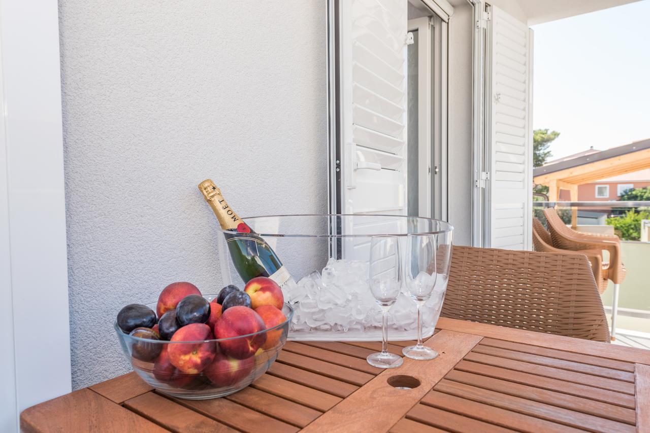 Apartments Janice Pakoštane Екстериор снимка