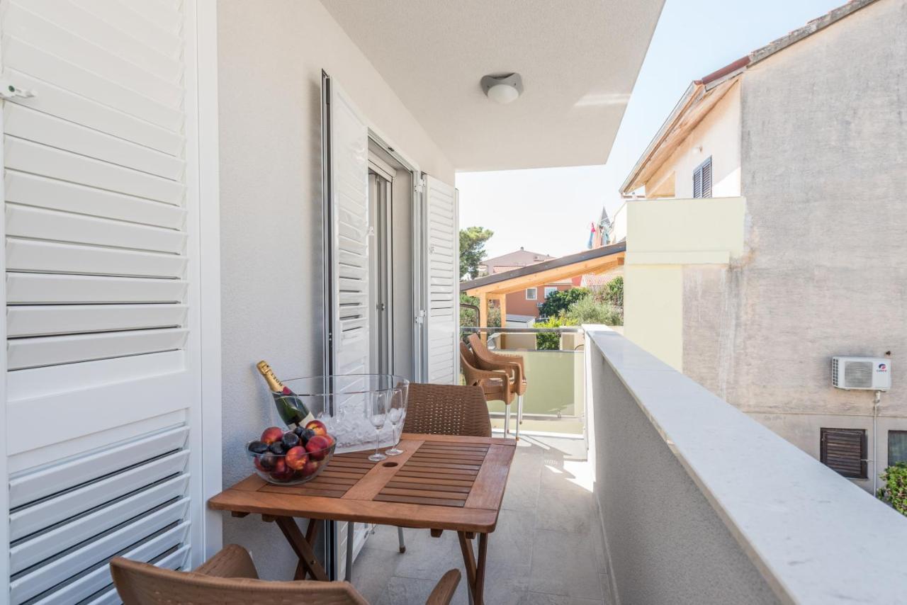 Apartments Janice Pakoštane Екстериор снимка