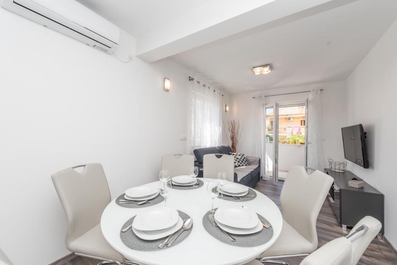 Apartments Janice Pakoštane Екстериор снимка