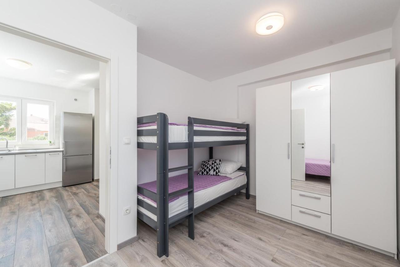 Apartments Janice Pakoštane Екстериор снимка
