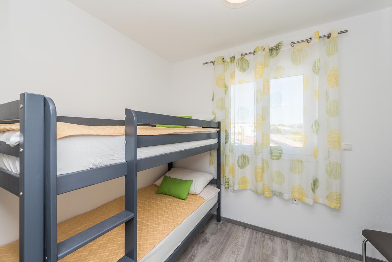 Apartments Janice Pakoštane Екстериор снимка