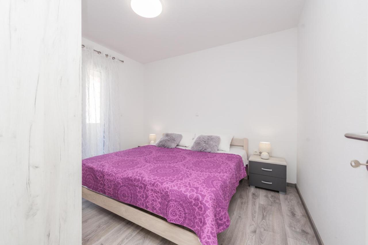 Apartments Janice Pakoštane Екстериор снимка