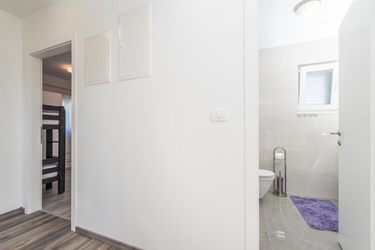 Apartments Janice Pakoštane Екстериор снимка