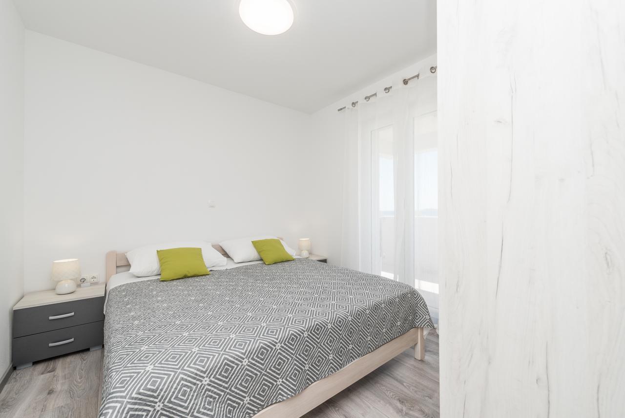 Apartments Janice Pakoštane Екстериор снимка
