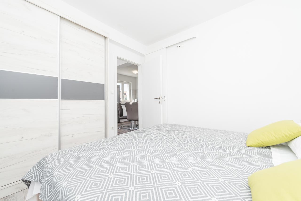 Apartments Janice Pakoštane Екстериор снимка